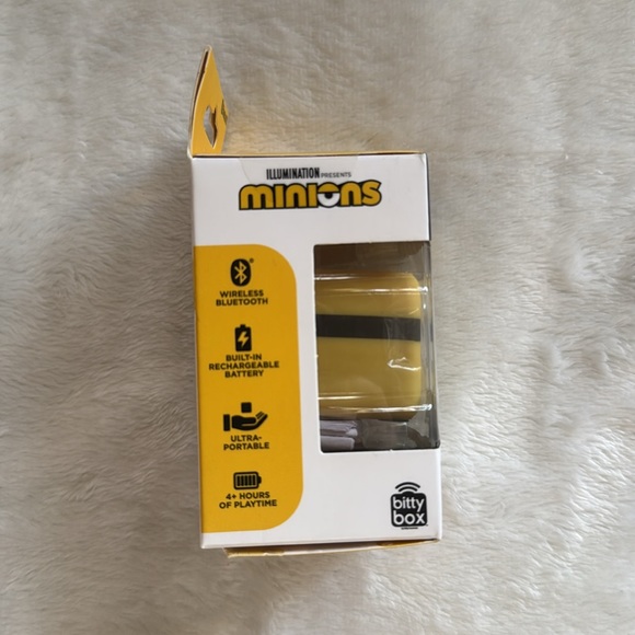 Minions Stuart Bitty Box Bluetooth Speaker with Keychain - Picture 4 of 5